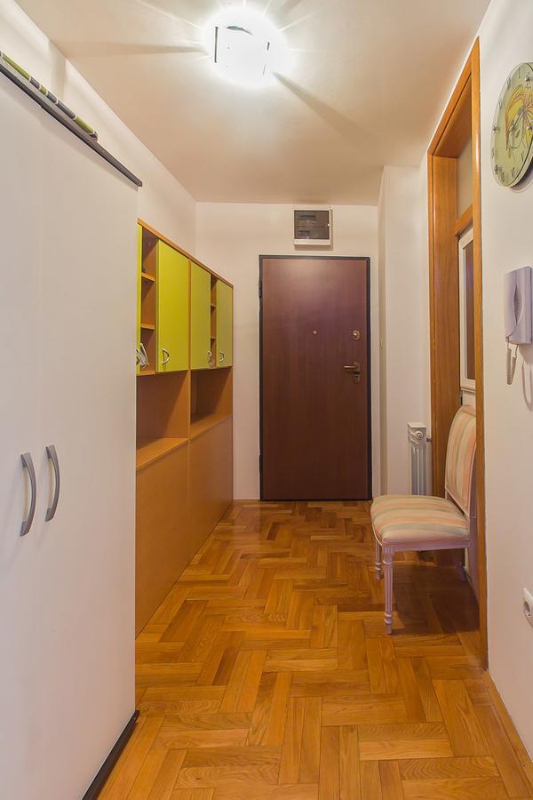 Stan Na Dan Banja Luka Apartment Exterior foto