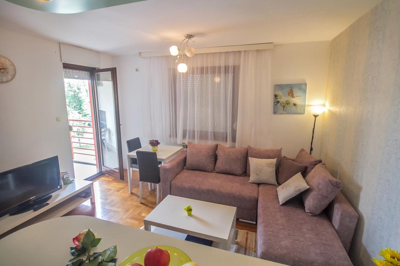 Stan Na Dan Banja Luka Apartment Exterior foto